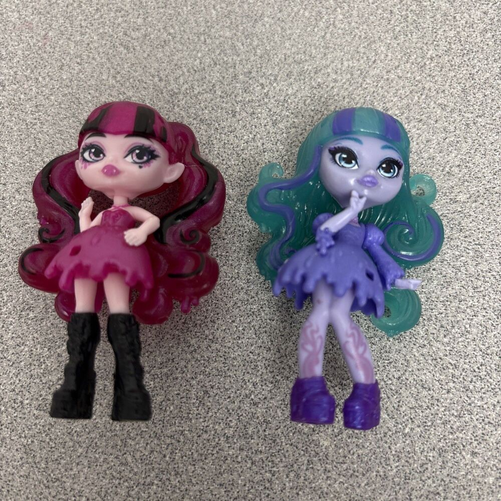 Monster High Potions Mini Doll Figures, Lot Of 2, Draculaura And Ghoulia Yelps